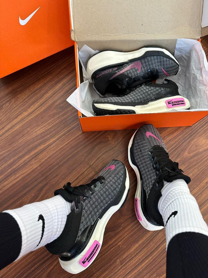Nike zoom rum x preto rosa