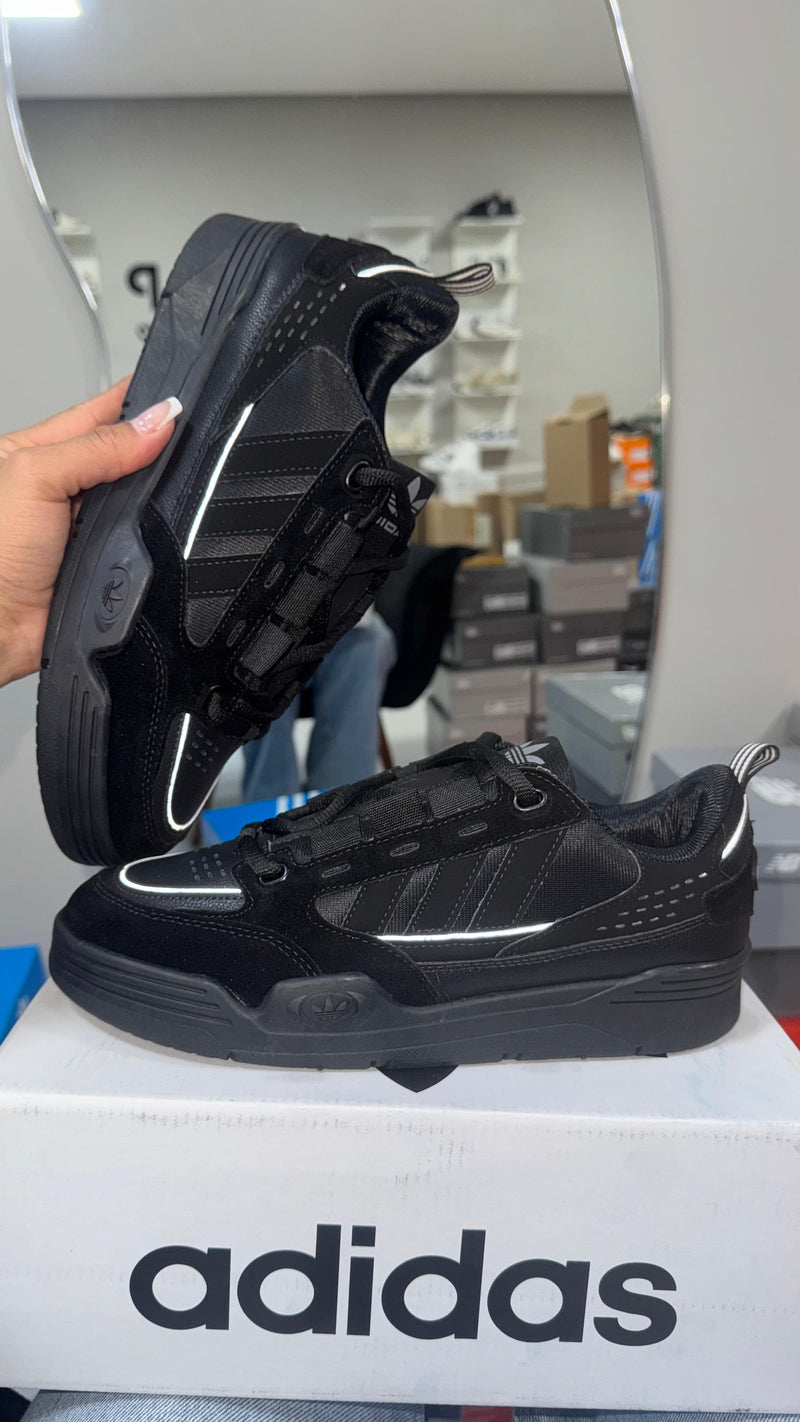 Tênis Adidas 2000