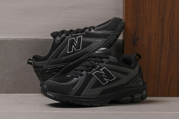 Tênis New Balance 1906