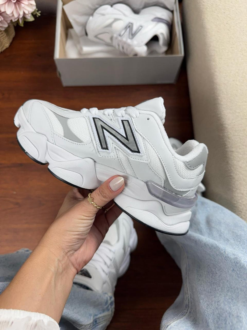 Tênis New Balance 9060
