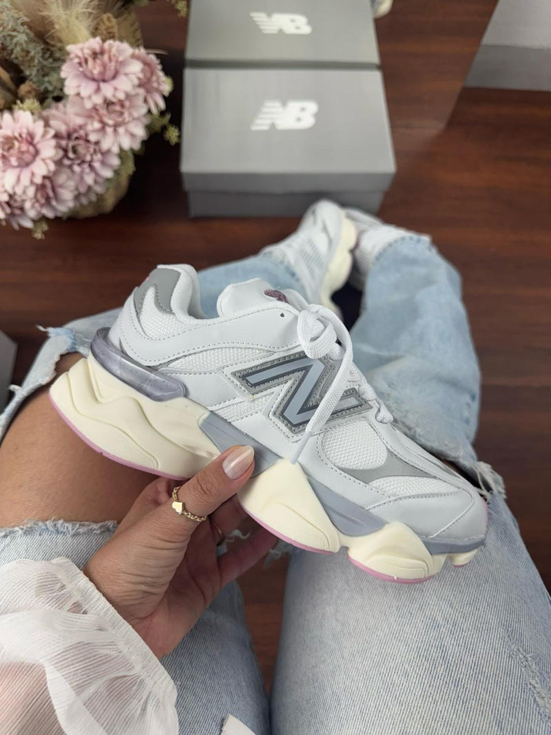 Tênis New Balance 9060