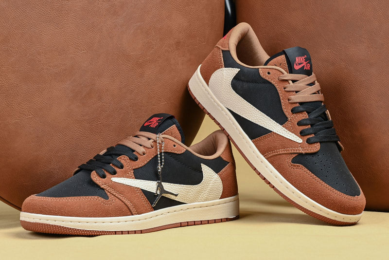 Tênis Nike Air Jordan Low