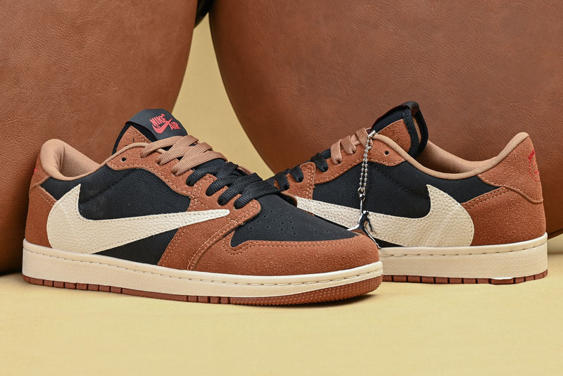 Tênis Nike Air Jordan Low