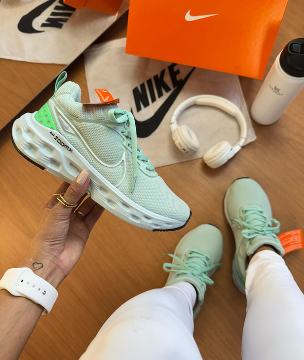 Tênis Nike ZoomX